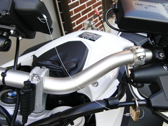 F800GSにバイク用防水ナビ MCN45si を取り付けました。: ND